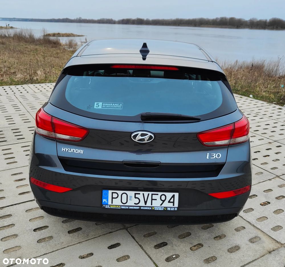 Hyundai i30 1.5 DPI Classic + - 7