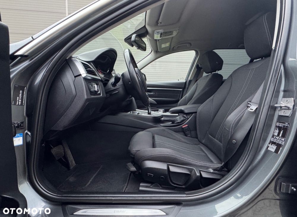 BMW Seria 3 - 23