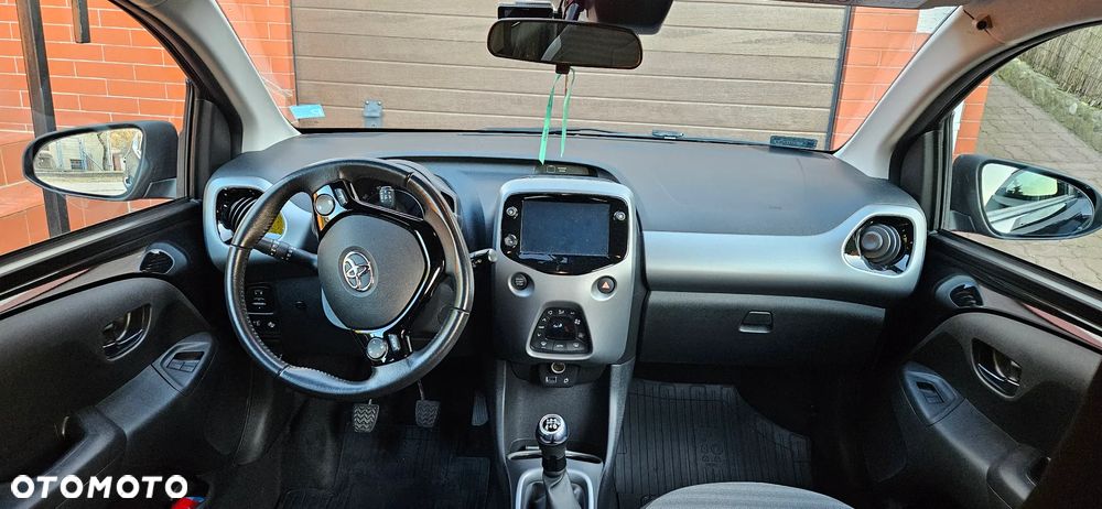 Toyota Aygo x-play connect - 13