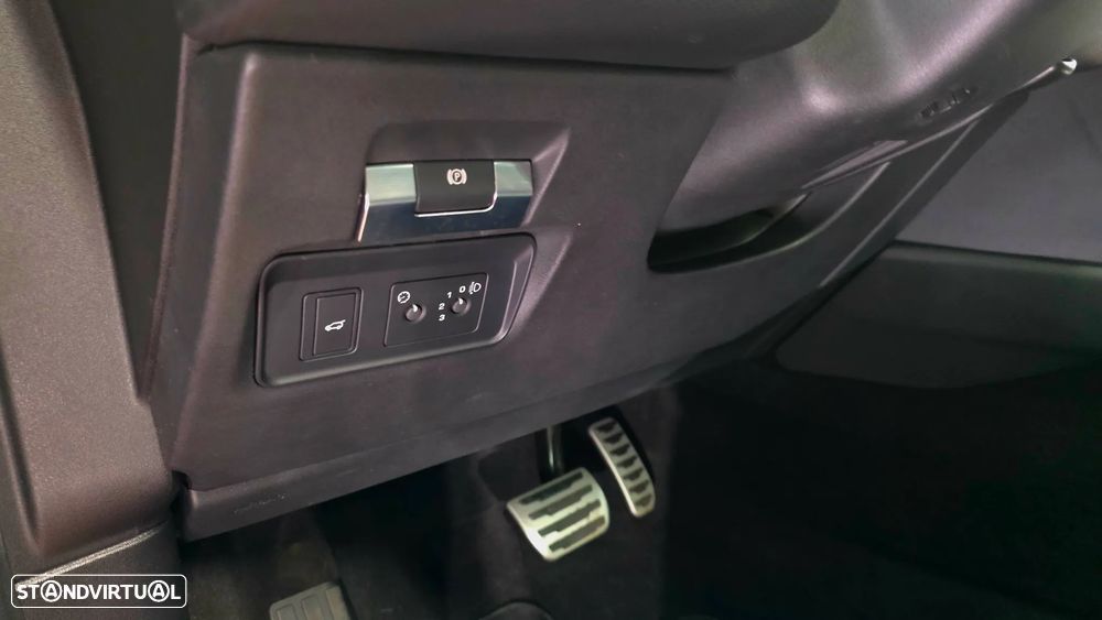 Land Rover Discovery Sport - 12