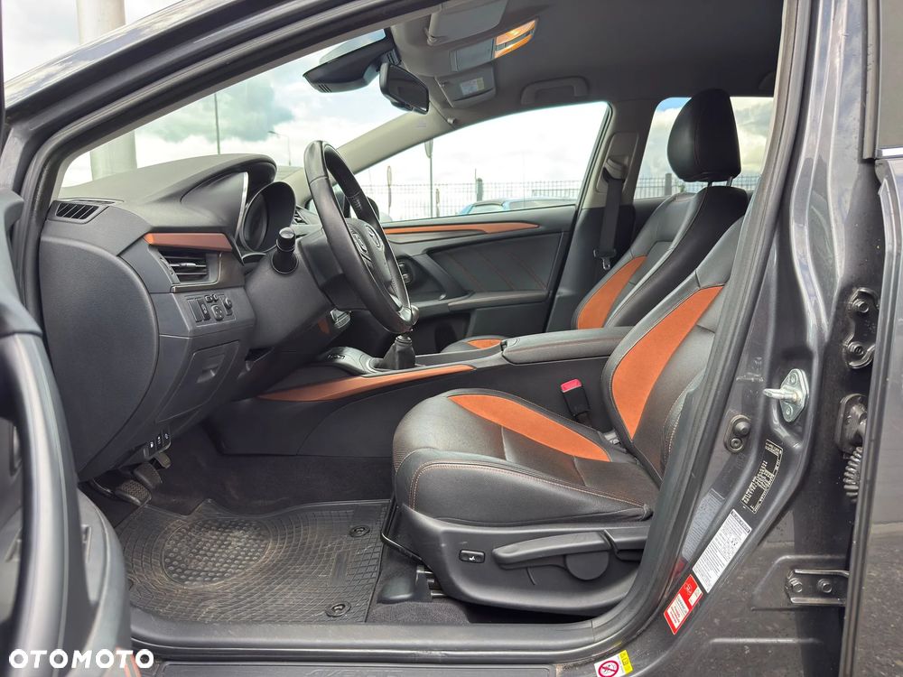 Toyota Avensis 2.0 D-4D Prestige - 11