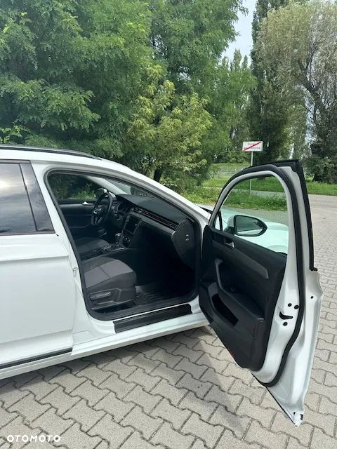 Volkswagen Passat - 16