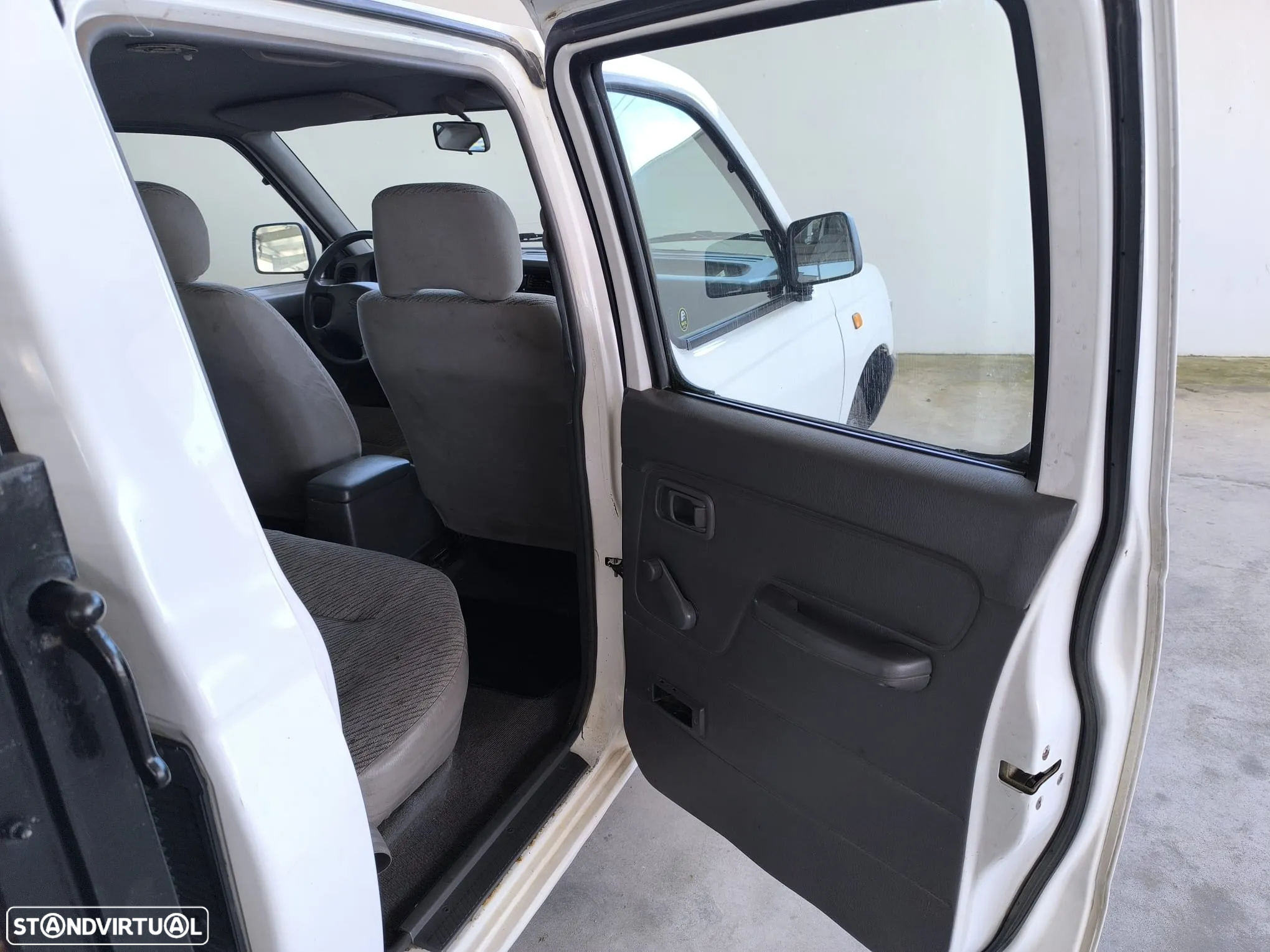 Nissan Pick-Up 2.5D - 17