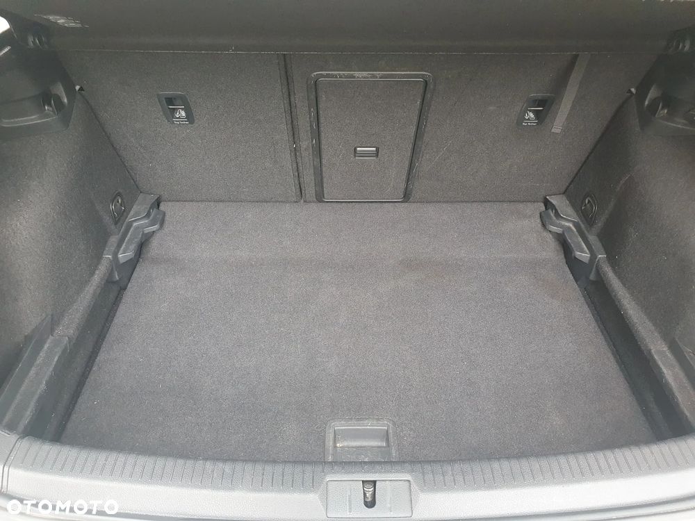 Volkswagen Golf 1.2 TSI BMT Comfortline - 18