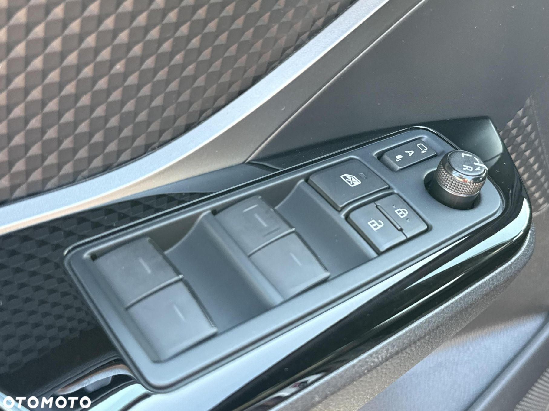 Toyota C-HR - 23