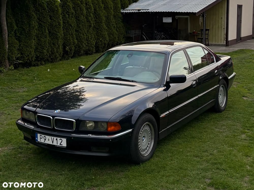 BMW Seria 7 750iL - 1