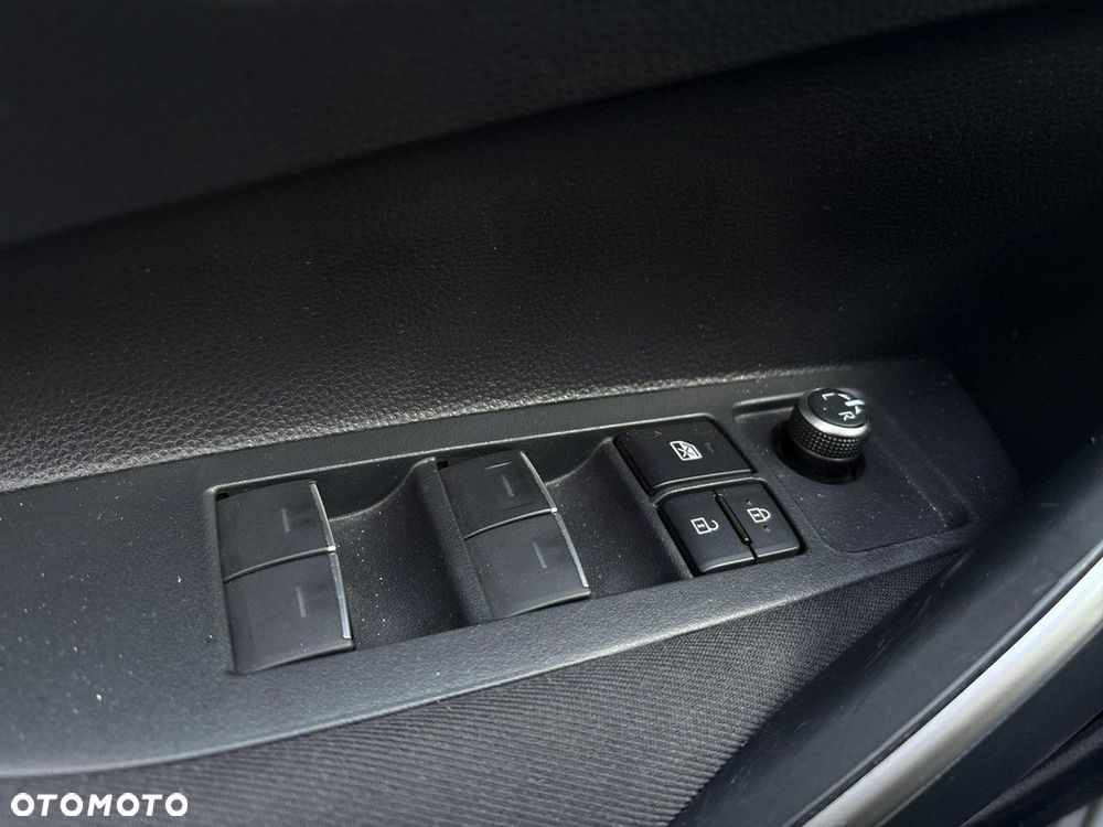 Toyota Corolla 1.8 Hybrid Comfort - 19