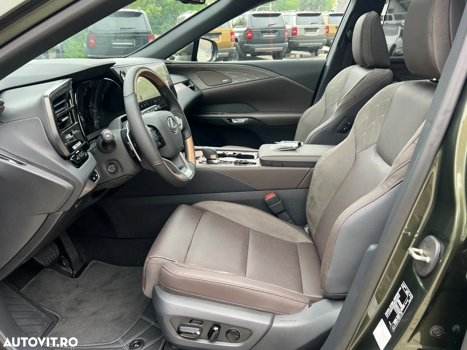 Lexus Seria RX 450h+ (Plug-in-Hybrid) Luxury Line - 18