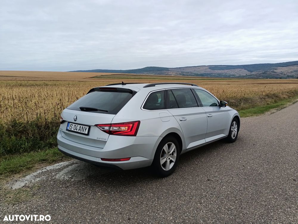 Skoda Superb Combi 2.0 TDI DSG Active - 3