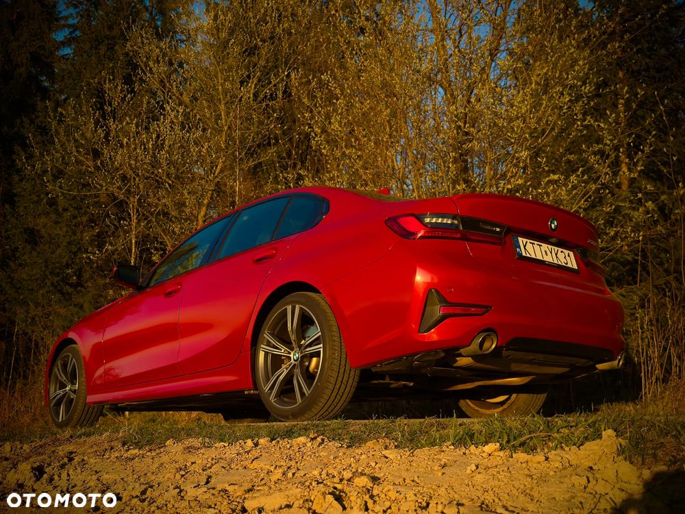 BMW Seria 3 330i M Sport - 36