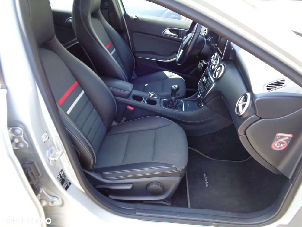 Mercedes-Benz Klasa A 200 Activity Edition - 18