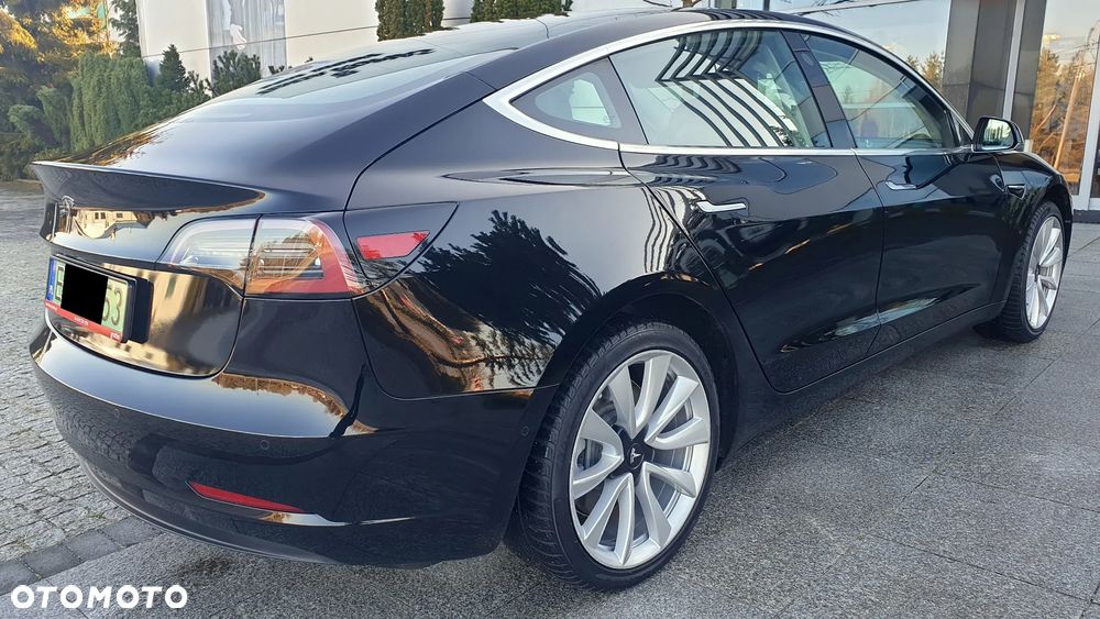 Tesla Model 3 - 10