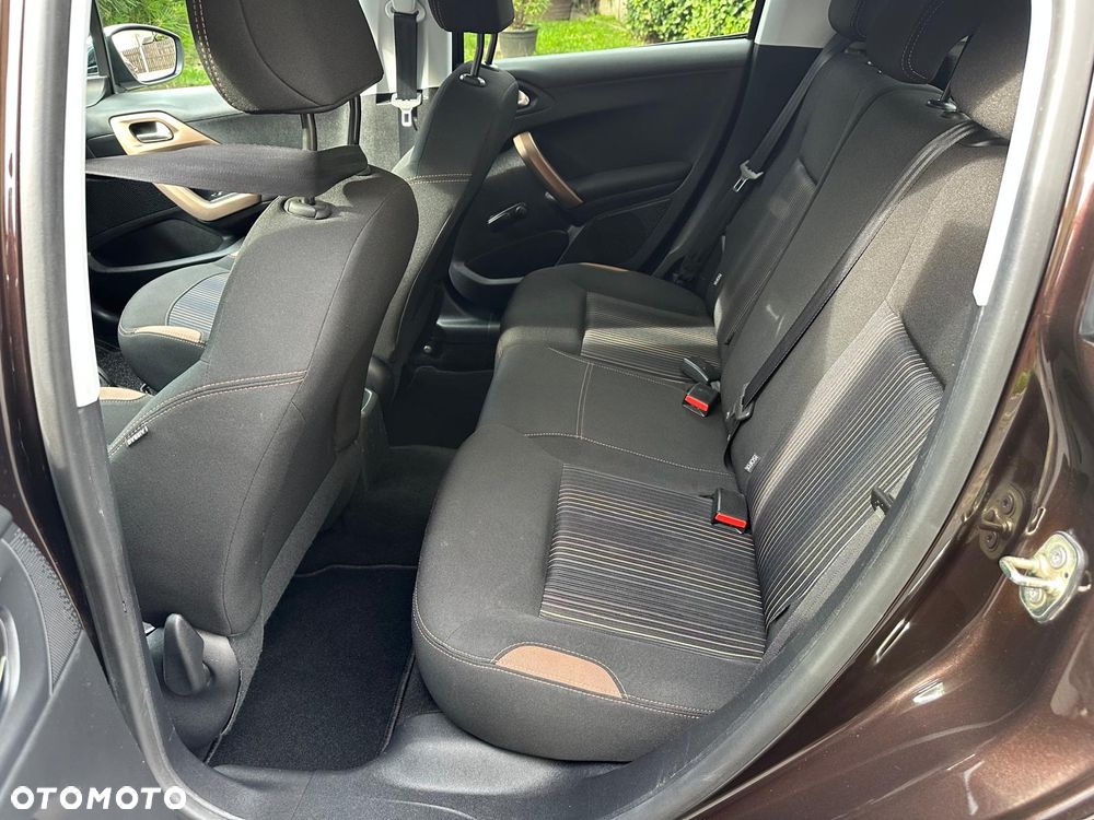 Peugeot 208 1.2 PureTech Style - 9