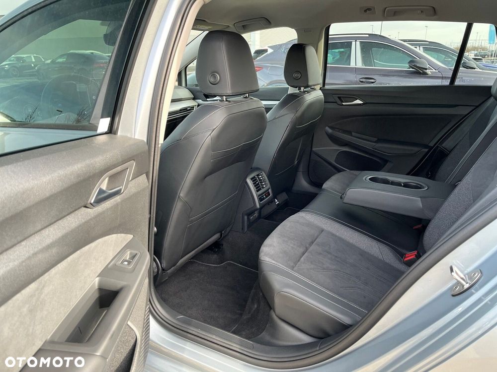 Volkswagen Golf Variant - 15