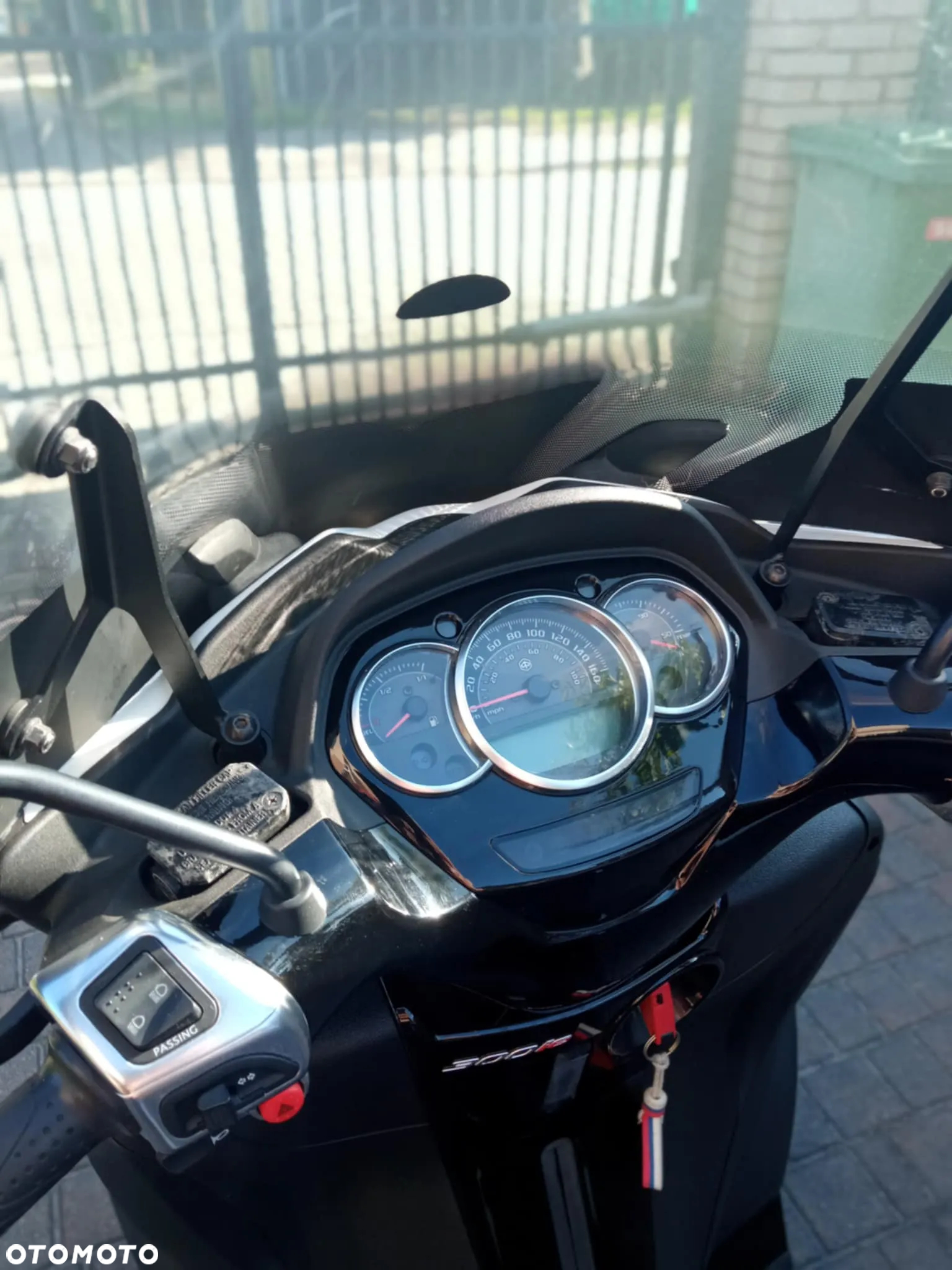 Piaggio MP-3 - 5