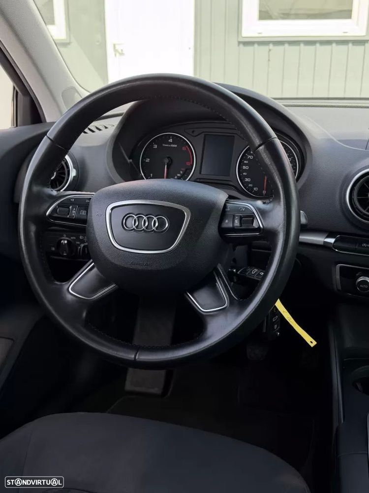 Audi A3 Sportback 1.6 TDI Advance Ultra - 10