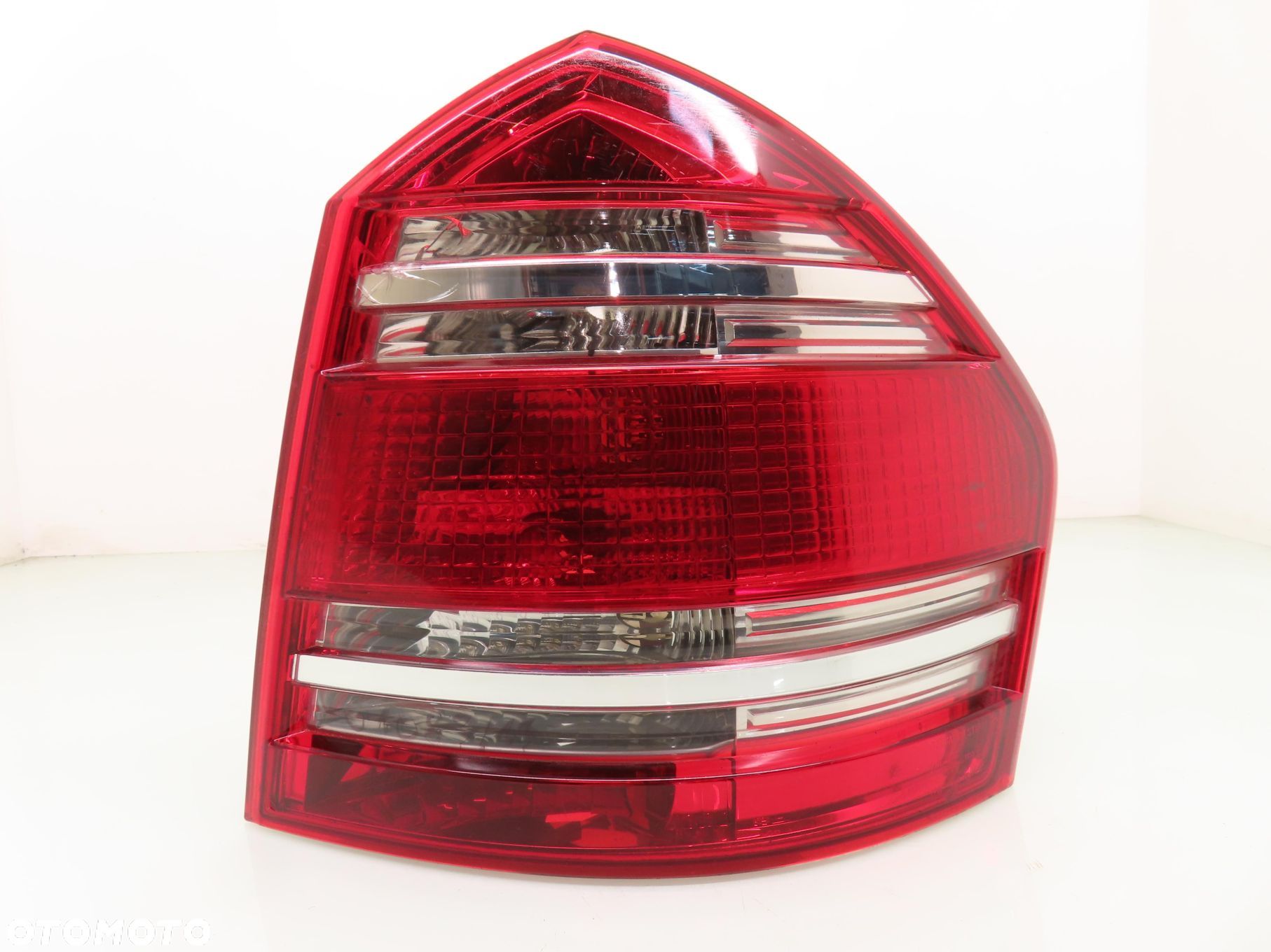 LAMPA PRAWA TYLNA MERCEDES X164 A1648200664 - 1