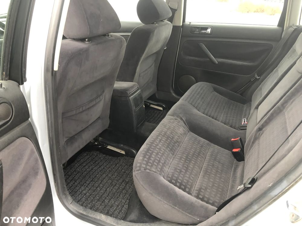 Volkswagen Passat 1.9 TDI Comfortline - 8