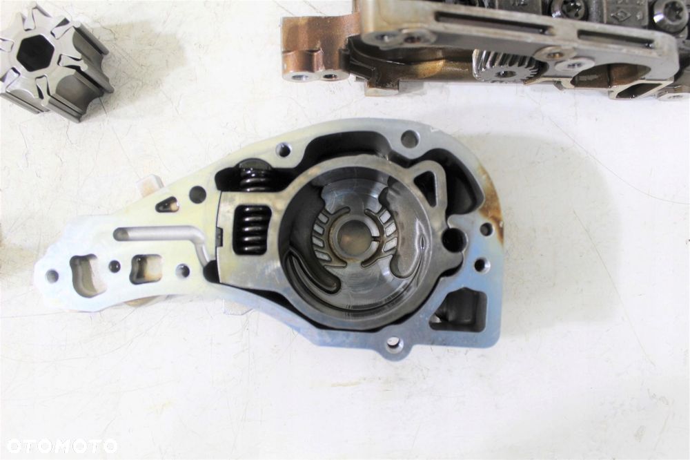 POMPA OLEJU OLEJOWA BMW E90 E87 2.0B N43B20A - 3