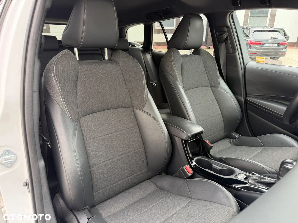 Toyota Corolla 1.8 Hybrid Style - 24
