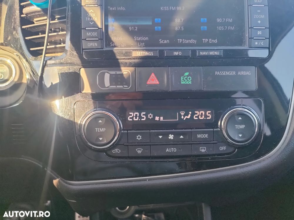 Mitsubishi Outlander 2.0 Litre DOHC MIVEC 4WD Instyle Navi - 9