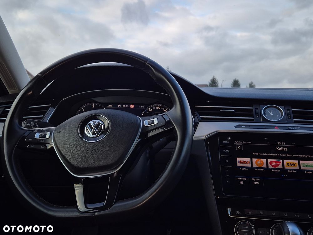 Volkswagen Passat 2.0 TDI SCR DSG Comfortline - 10