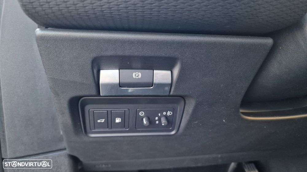 Land Rover Range Rover Evoque 1.5 P300e AWD Nolita Edition Auto - 17