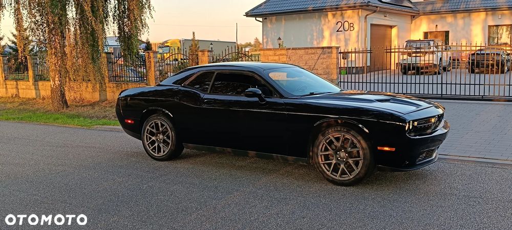 Dodge Challenger - 3