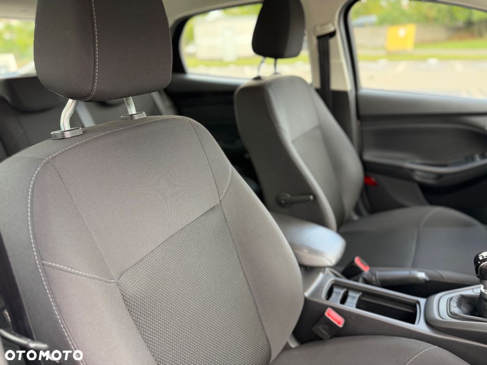 Ford Focus 1.0 EcoBoost Titanium Business - 26