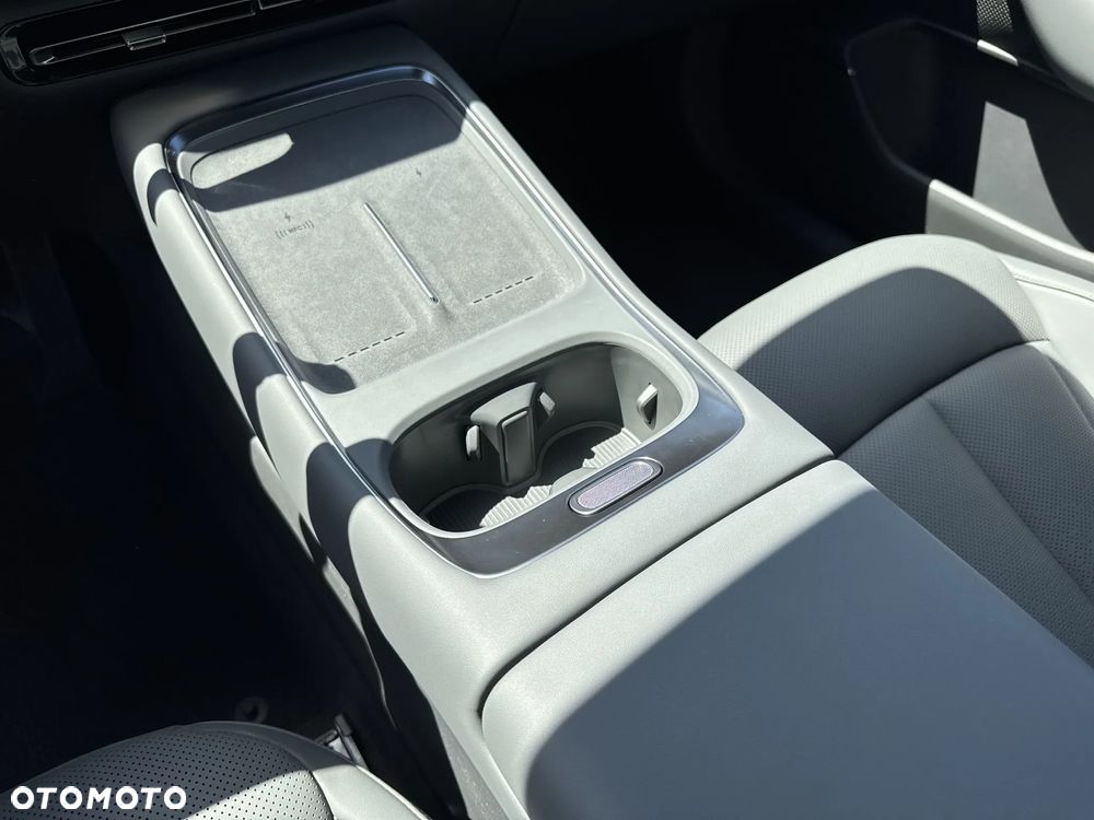XPeng P7+ 74.9 kWh RWD Long Rage Pro - 13