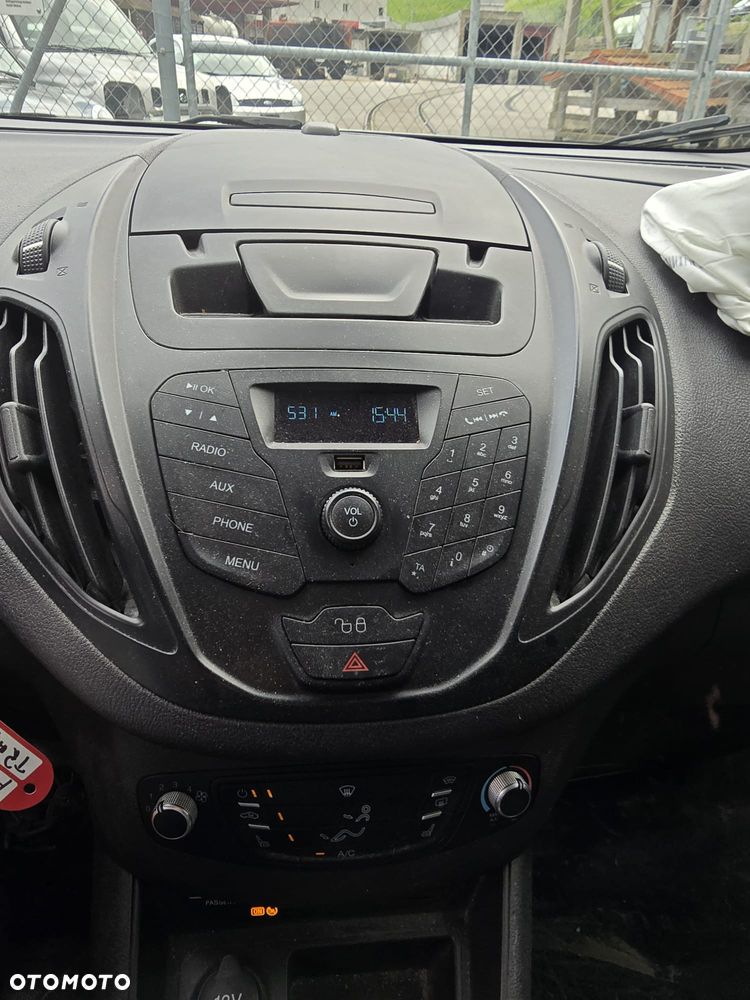 Ford Transit Courier - 6