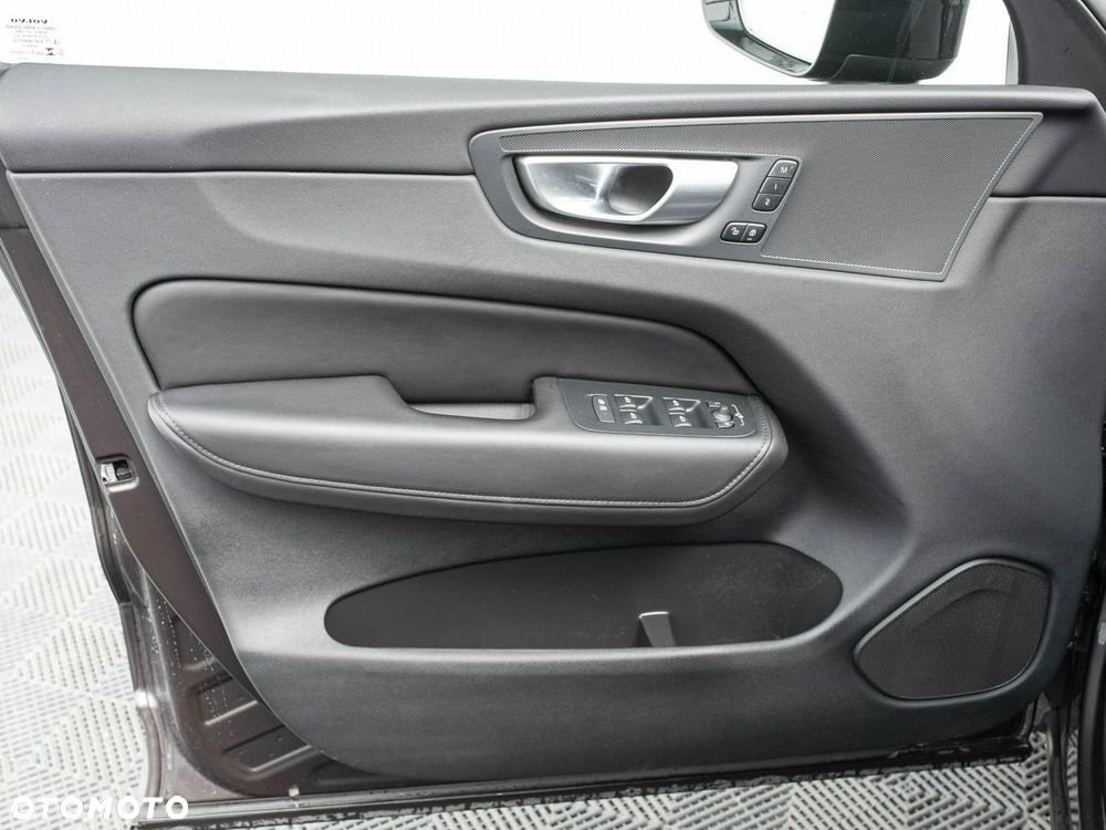 Volvo XC 60 B5 B AWD Plus Dark - 10