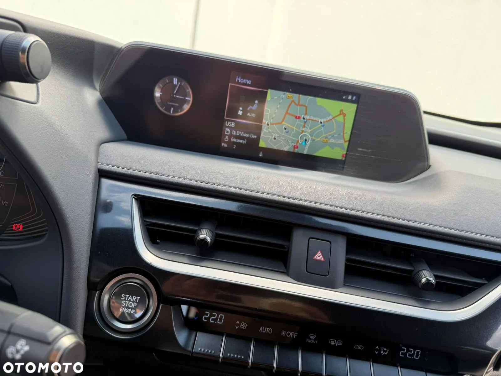 Lexus UX - 16