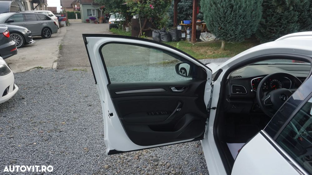 Renault Megane BLUE dCi EDC Limited - 6