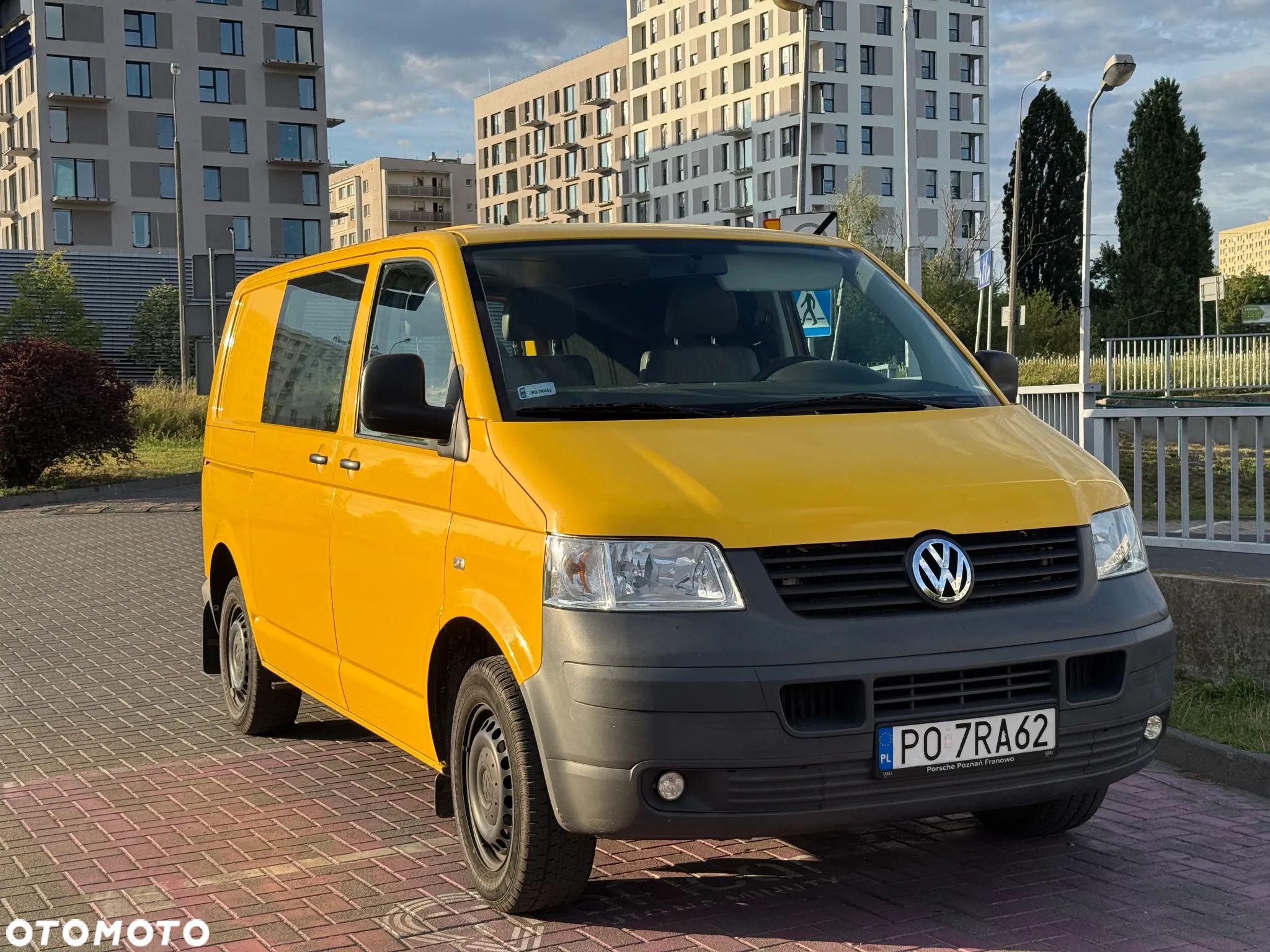 Volkswagen Transporter - 1