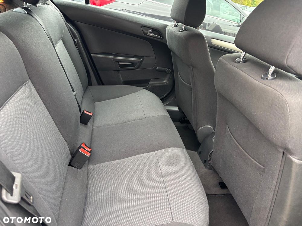 Opel Astra 1.6 Start - 22