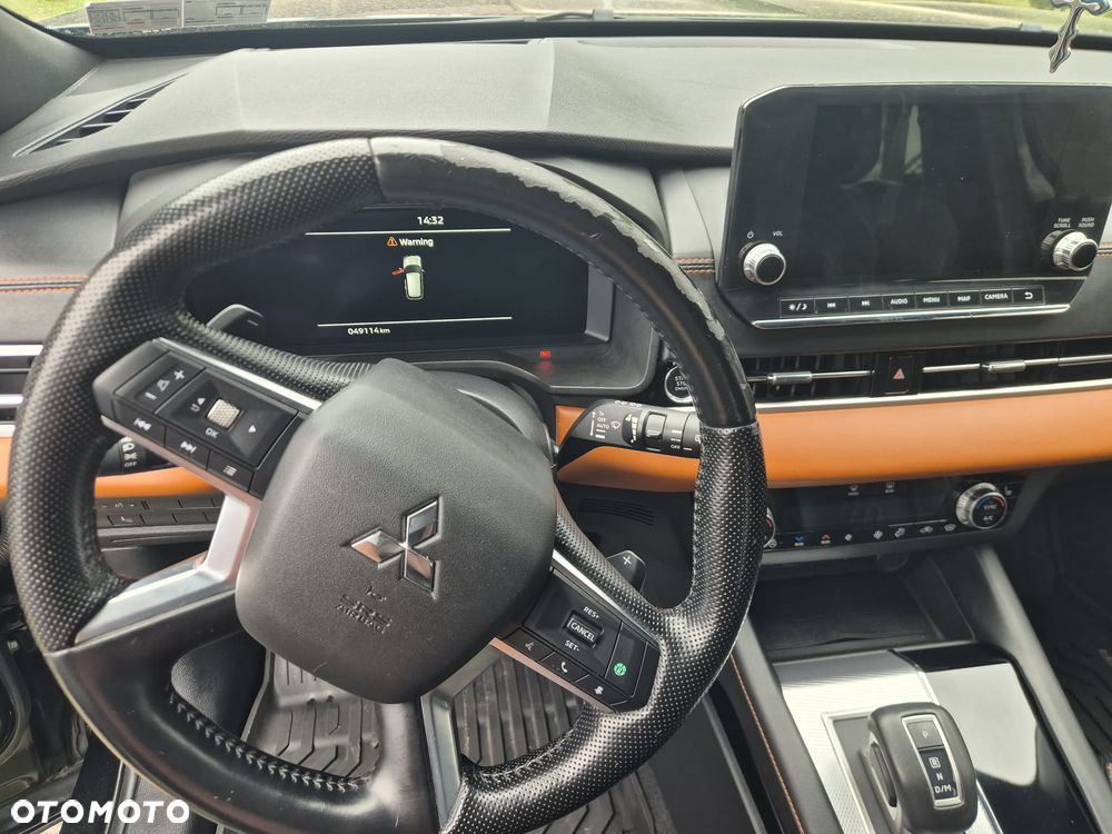 Mitsubishi Outlander - 11