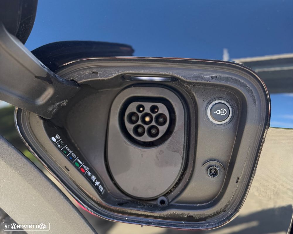 Porsche Taycan Cross Turismo 4 - 8