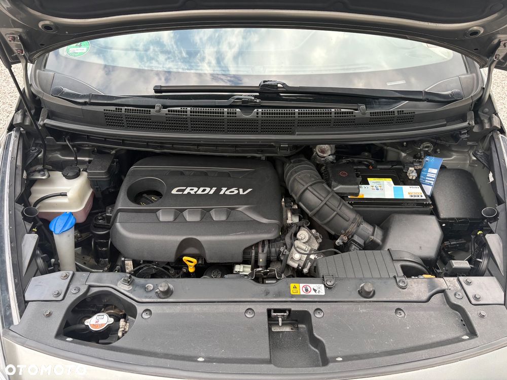 Kia Carens 1.7 CRDi Spirit - 38