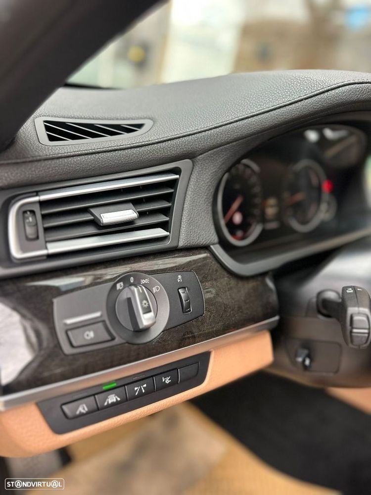 BMW 730 d xDrive Pack M - 8