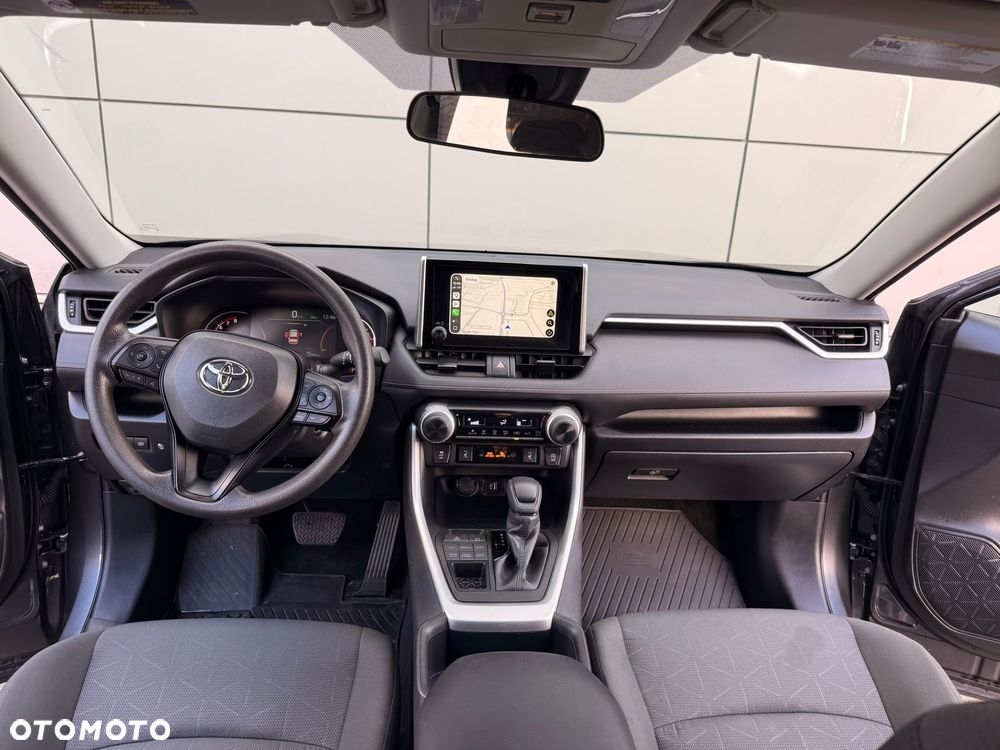 Toyota RAV4 - 8