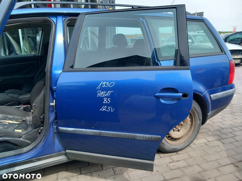 VW PASSAT B5 DRZWI LEWE TYLNE LEWY TYŁ KOLOR: LR5V - 1