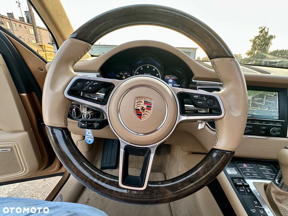 Porsche Macan Turbo PDK - 18