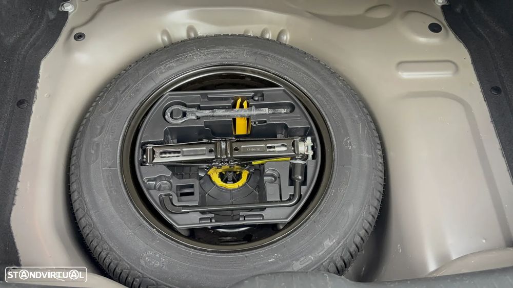 Citroën C4 Cactus 1.2 PureTech Shine - 57