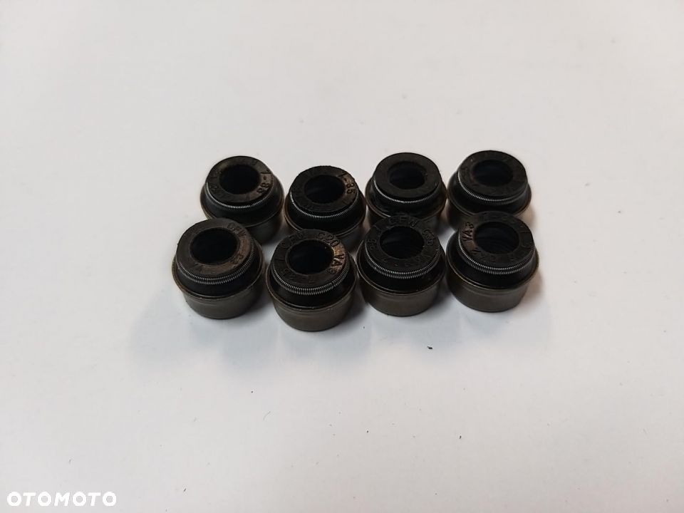 Uszczelniacz trzonka zaworu 8 szt  (7x9,8x13,2x10) MULTICAR TREMO; MERCEDES V (638/2); VOLVO 740, - 1