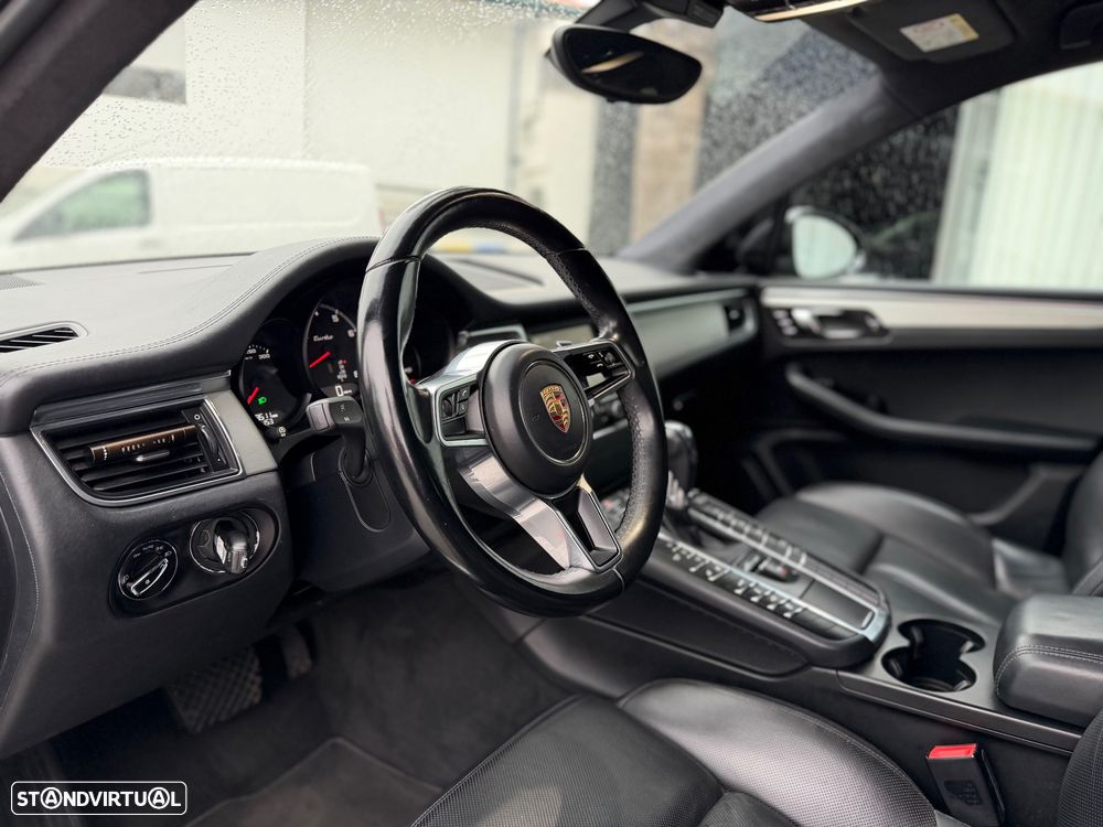 Porsche Macan Turbo - 17