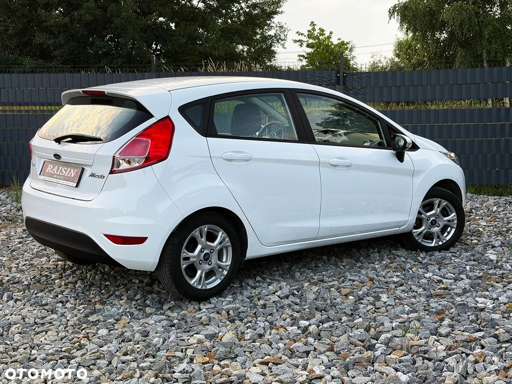 Ford Fiesta - 25