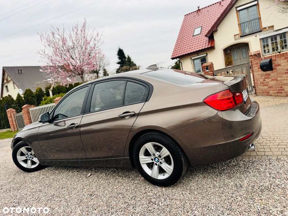 BMW Seria 3 316d DPF Edition Exclusive - 31
