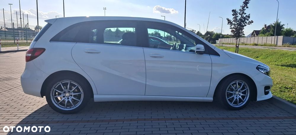 Mercedes-Benz Klasa B 180 7G-DCT Urban - 4