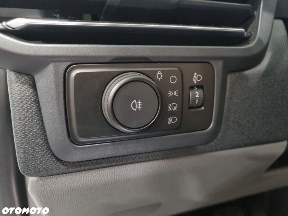 Ford Custom Nugget Camper - 19